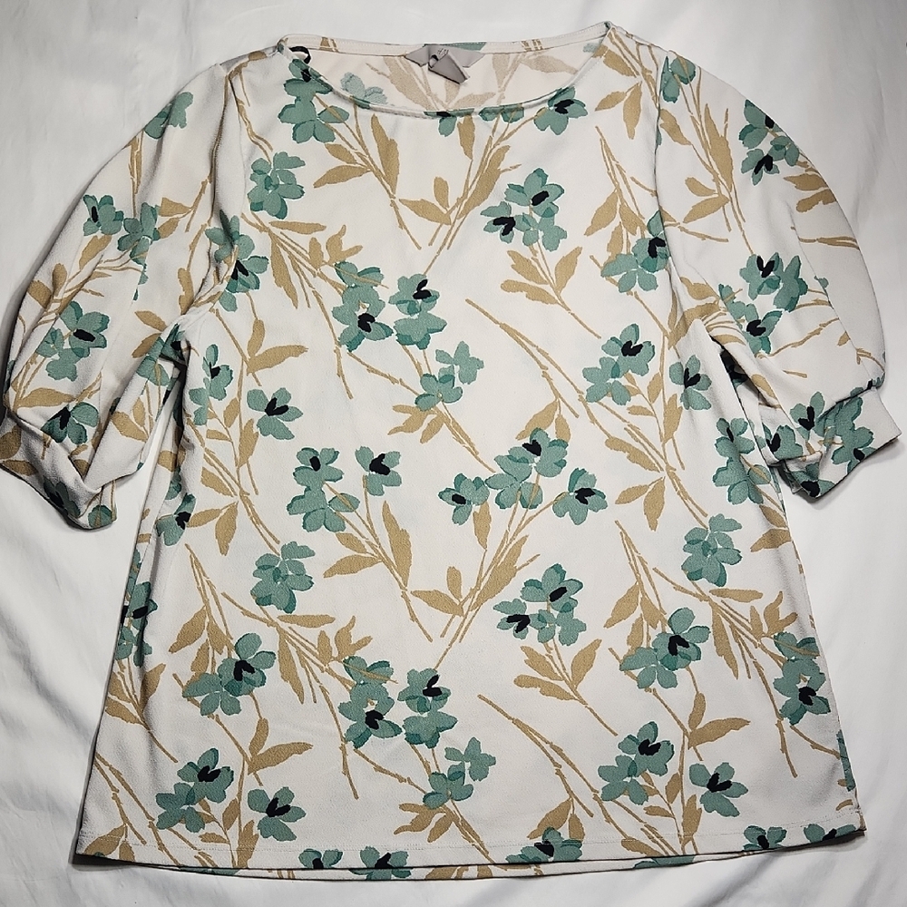 H&M Floral Blouse Women’s Medium | Cream Green Print | Half Sleeve Stretch Top